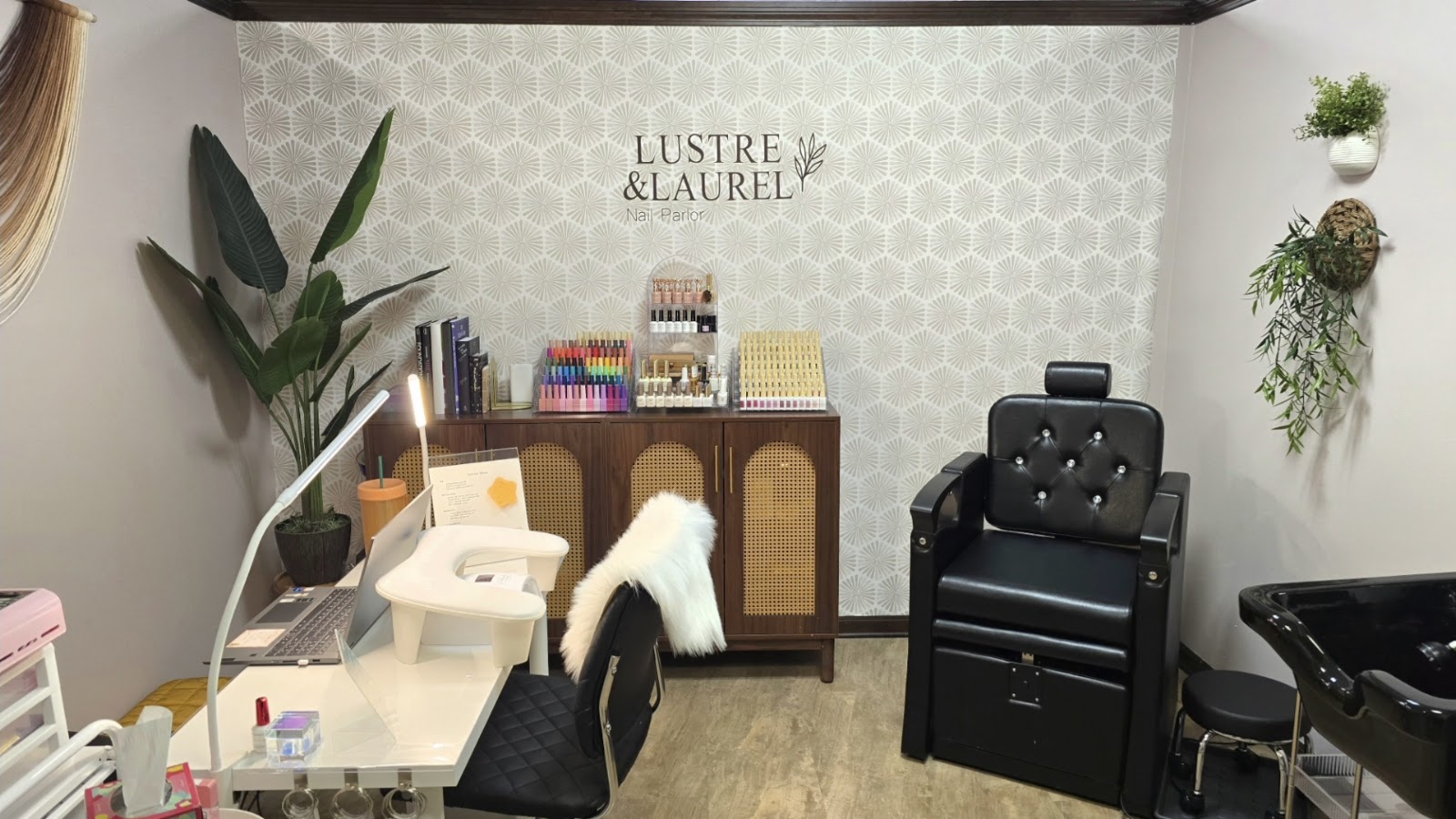 Lustre & Laurel Nail Parlor nail photo 1